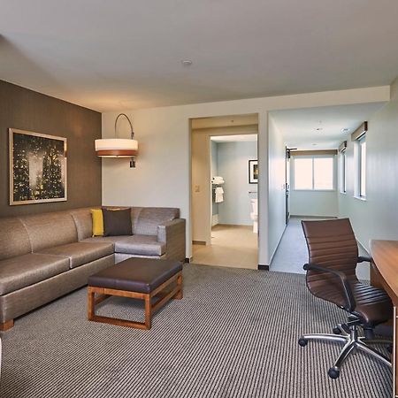 Hyatt Place Toronto/Mississauga Centre Exterior photo