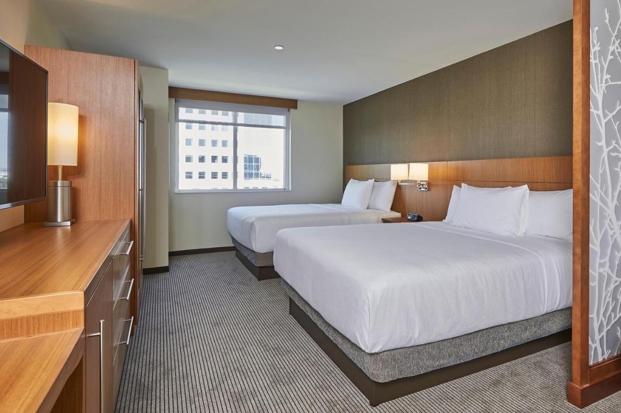Hyatt Place Toronto/Mississauga Centre Exterior photo